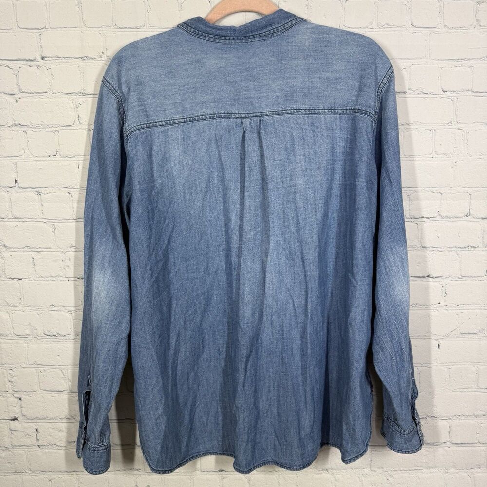 Old Navy The Classic Shirt Women XXL Blue Chambray Denim Button Up 100% Cotton - Picture 3 of 9